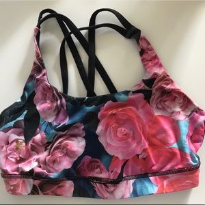 Lululemon sports bra